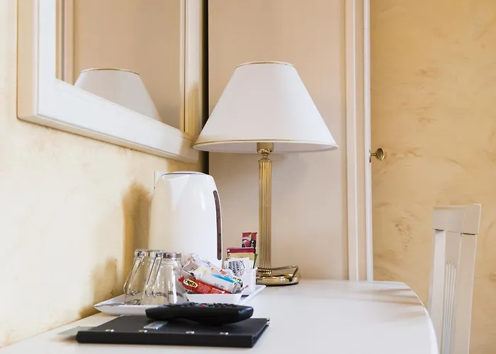 Domus Trevi Bed & Breakfast 4*