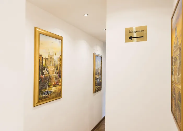 Domus Trevi Bed & Breakfast 4*