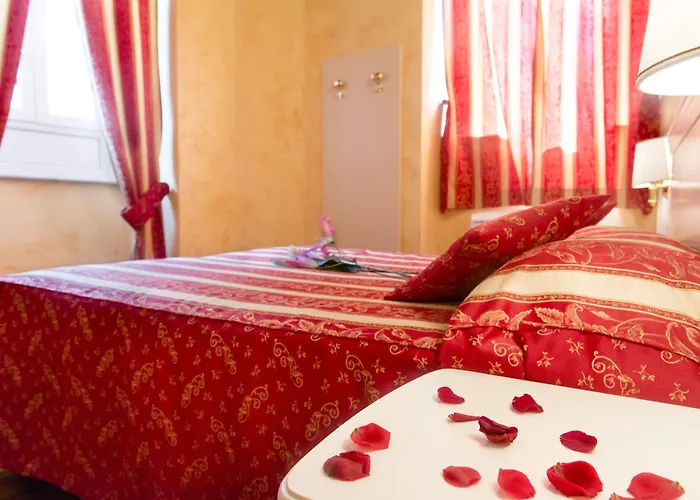 Domus Trevi Bed & Breakfast 4*