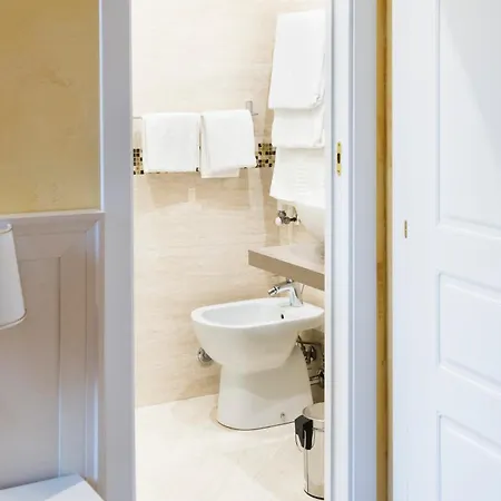 Domus Trevi 4*