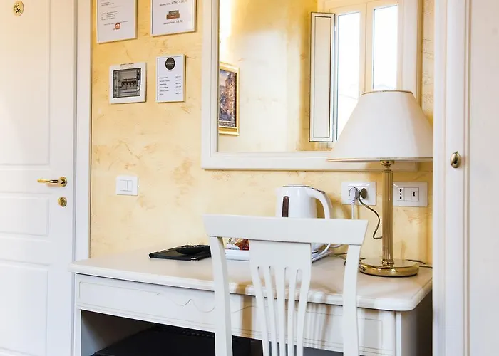 לינה וארוחת בוקר Domus Trevi רומא