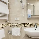 Domus Trevi 4*