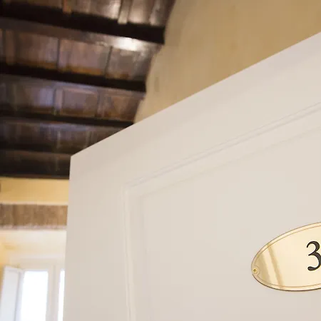 Domus Trevi Bed and breakfast 4*