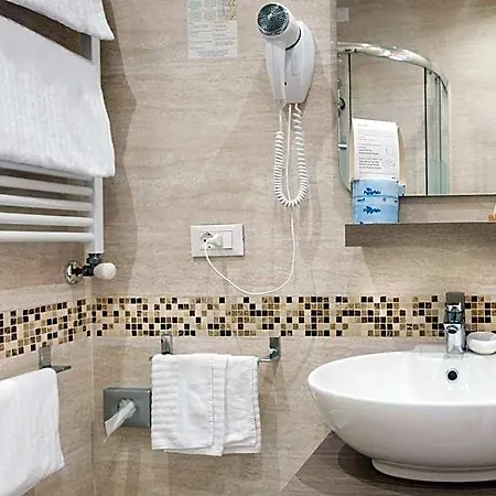 Domus Trevi 4*