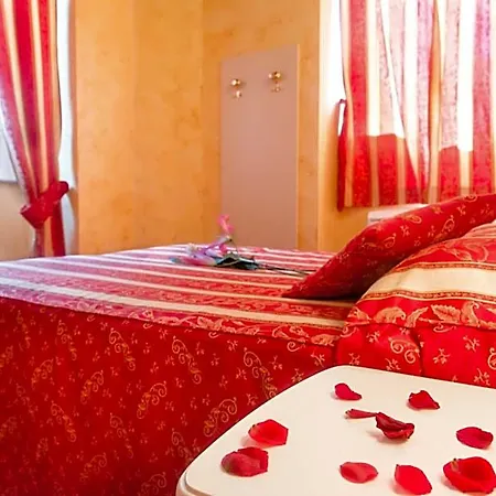 Domus Trevi فندق مبيت وإفطار روما