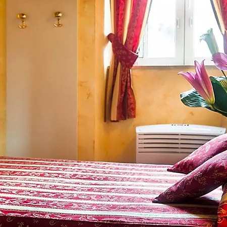 Domus Trevi فندق مبيت وإفطار روما