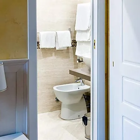 Domus Trevi فندق مبيت وإفطار 4*