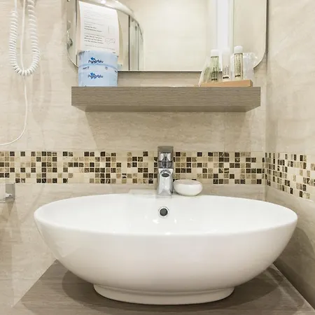 Couette-café Domus Trevi 4*