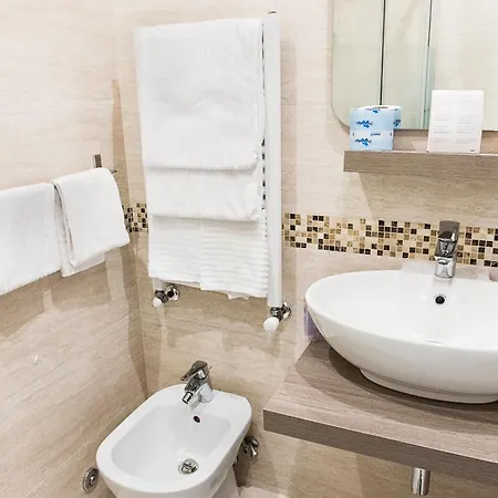 Domus Trevi Couette-café 4*