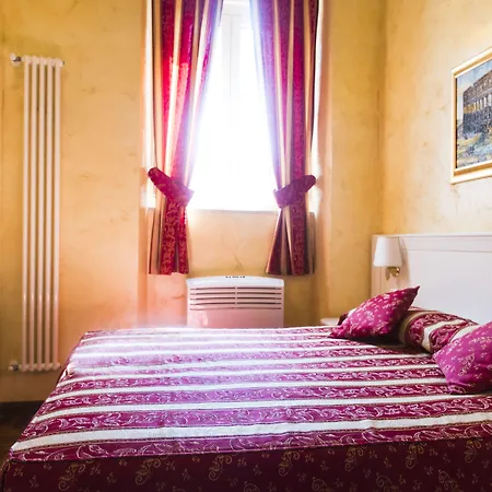 Bed & Breakfast Domus Trevi 4*